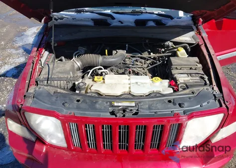 2010 Jeep Liberty Sport z USA, uszkodzony, nr VIN 1J4PN2GK3AW135856